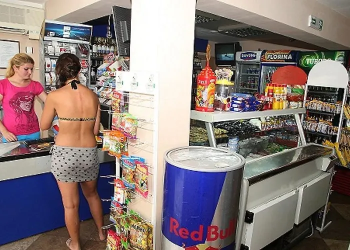 Отель Elvira Равда