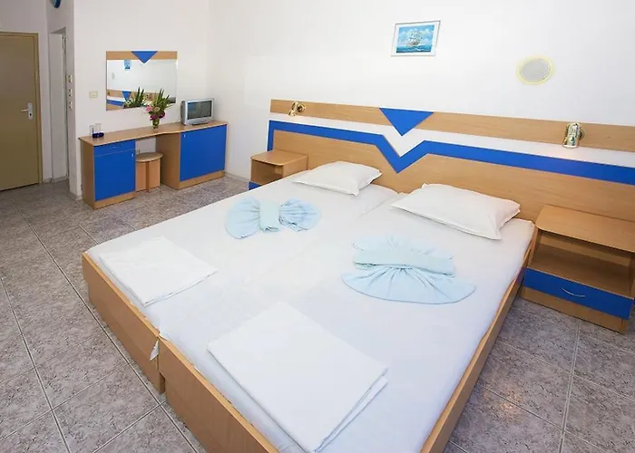 Elvira Отель Равда